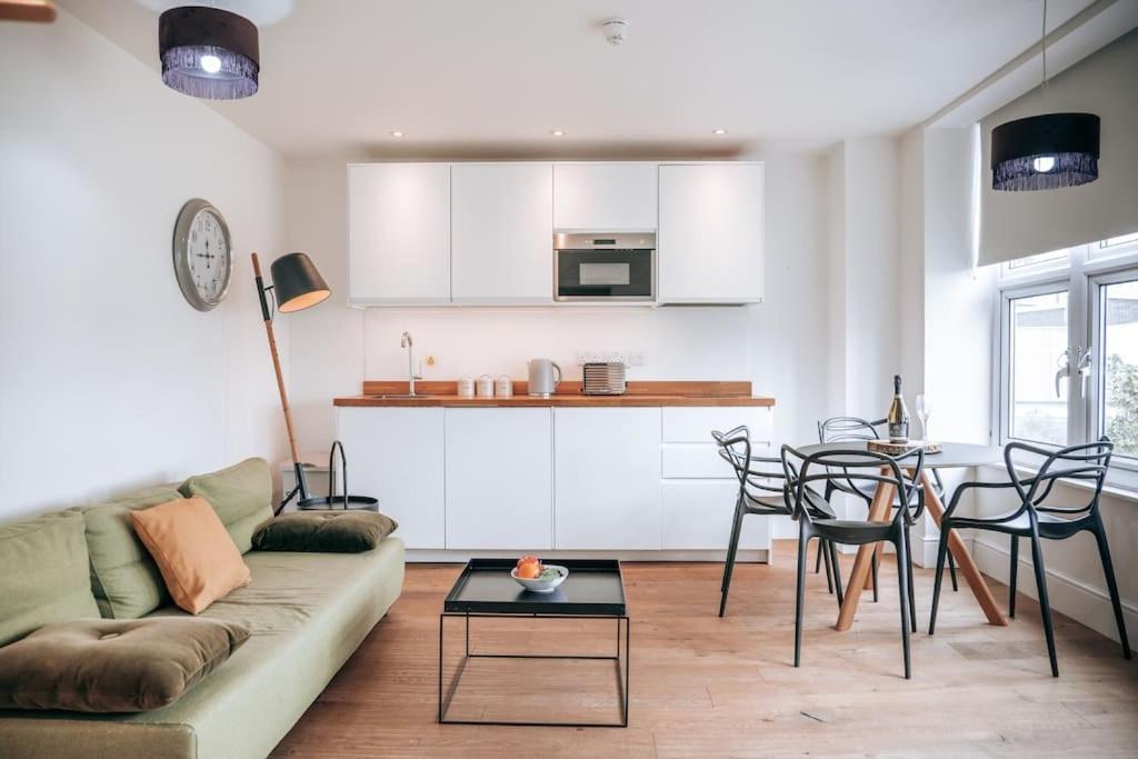 Bolthole 2 Apartment *